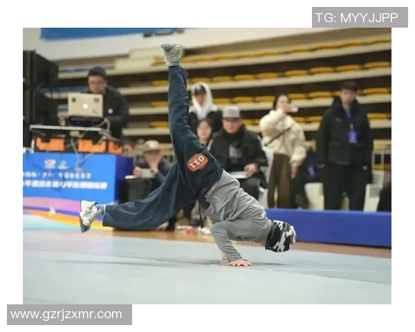 街舞纪实：记录重庆街舞队的成长故事